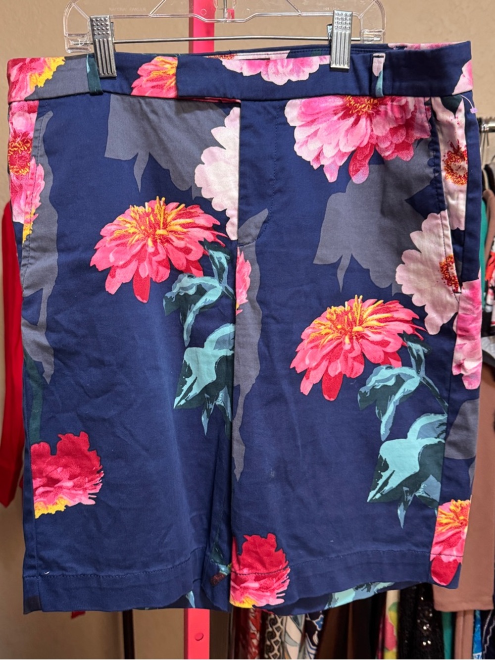 Banana Republic navy Blue Floral Bermuda Shorts size 8 - Picture 2 of 3